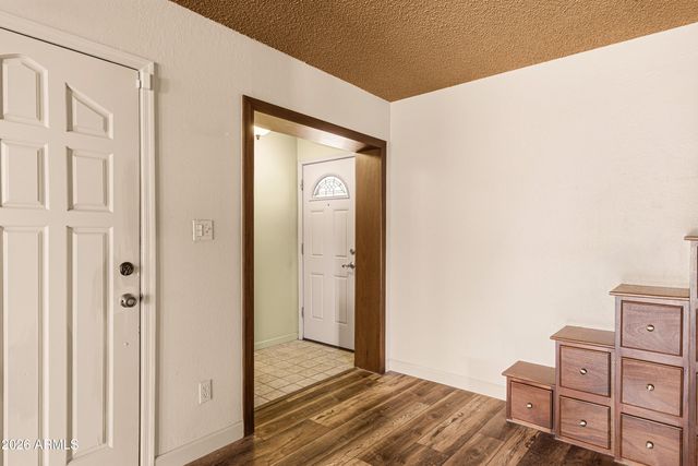 1025 E Cheryl Drive, Phoenix, AZ 85020