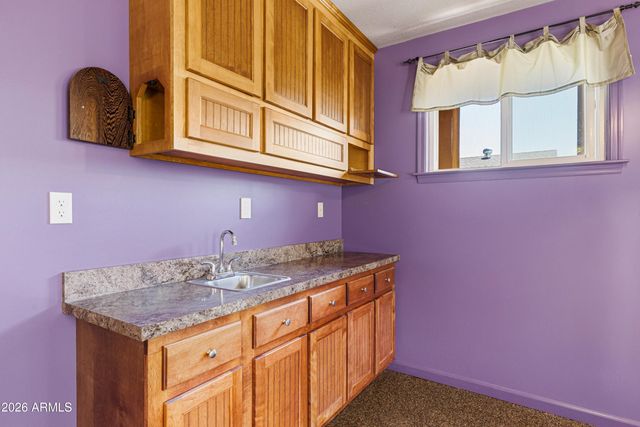 1025 E Cheryl Drive, Phoenix, AZ 85020