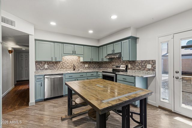 1025 E Cheryl Drive, Phoenix, AZ 85020