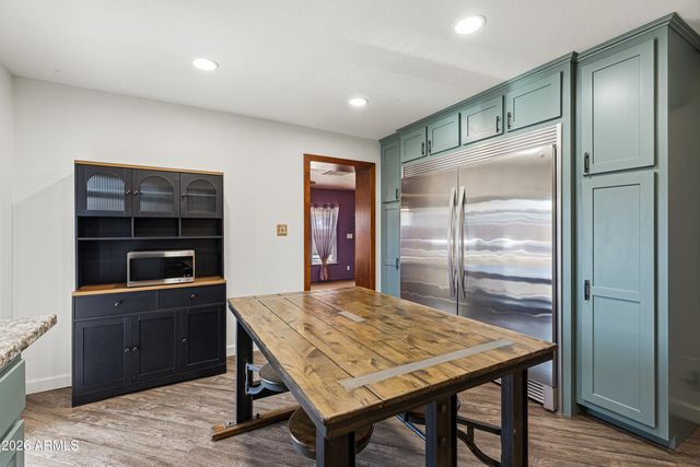 1025 E Cheryl Drive, Phoenix, AZ 85020