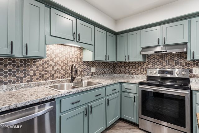 1025 E Cheryl Drive, Phoenix, AZ 85020