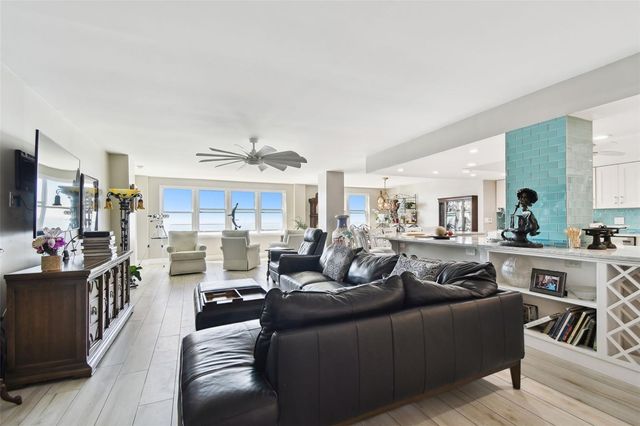 5200 BRITTANY DRIVE S 1502, St Petersburg, FL 33715