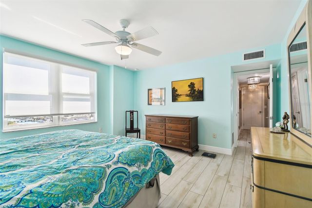 5200 BRITTANY DRIVE S 1502, St Petersburg, FL 33715