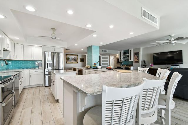 5200 BRITTANY DRIVE S 1502, St Petersburg, FL 33715