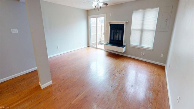 313 Woods Edge CT, Virginia Beach, VA 23462