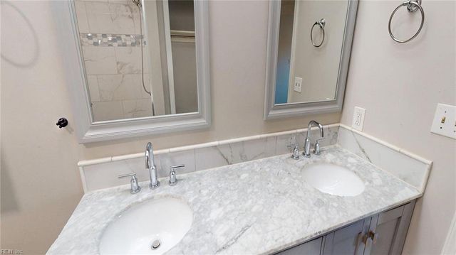 313 Woods Edge CT, Virginia Beach, VA 23462