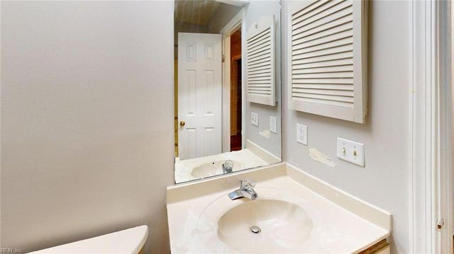 313 Woods Edge CT, Virginia Beach, VA 23462