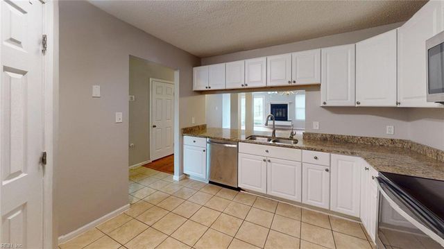 313 Woods Edge CT, Virginia Beach, VA 23462