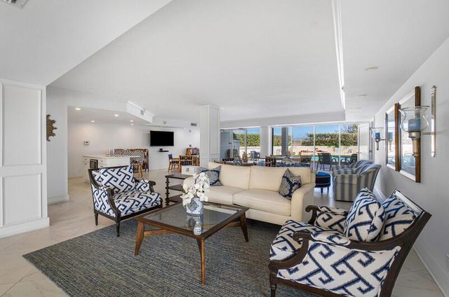 5400 N Ocean Drive 7b, Singer Island, FL 33404