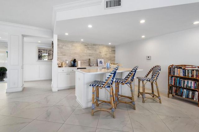 5400 N Ocean Drive 7b, Singer Island, FL 33404