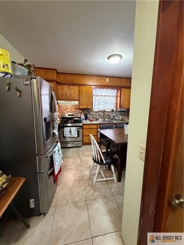 350 Summit Avenue, Perth Amboy, NJ 08861