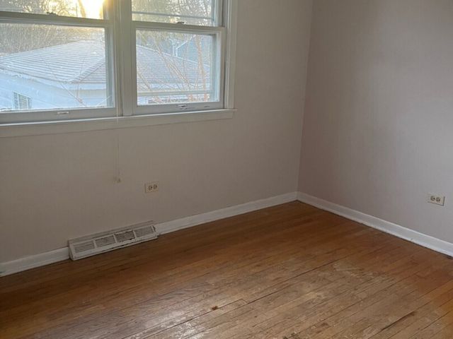 107 N Pierce Avenue, Wheaton, IL 60187