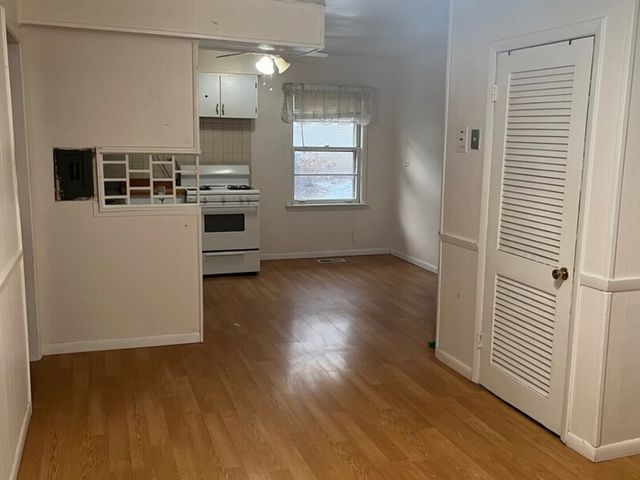 107 N Pierce Avenue, Wheaton, IL 60187