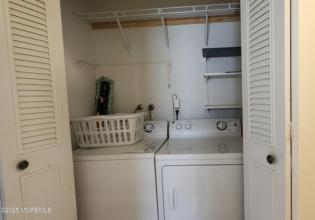 77 Brakenbury Drive, Toms River, NJ 08757