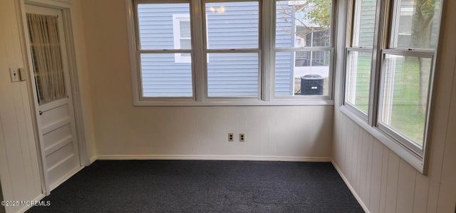 77 Brakenbury Drive, Toms River, NJ 08757