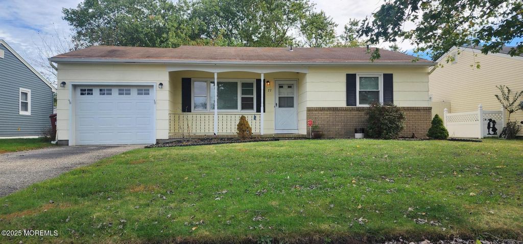 77 Brakenbury Drive, Toms River, NJ 08757