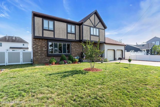 3239 Meadow Street, Toms River, NJ 08753