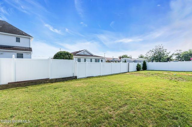 3239 Meadow Street, Toms River, NJ 08753