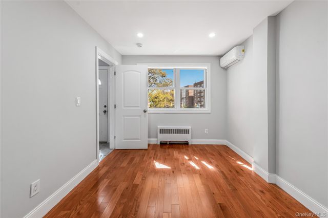 8459 Goldington Court, Middle Village, NY 11379