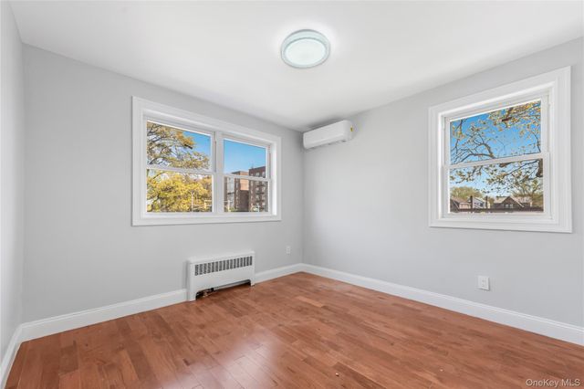 8459 Goldington Court, Middle Village, NY 11379