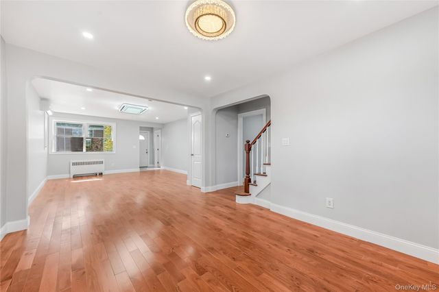 8459 Goldington Court, Middle Village, NY 11379