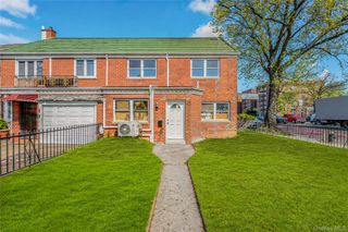 8459 Goldington Court, Middle Village, NY 11379