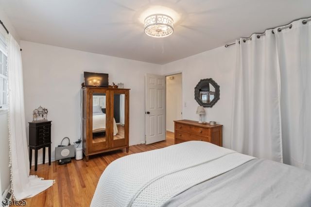 23 Hancock Dr, West Milford Twp., NJ 07480