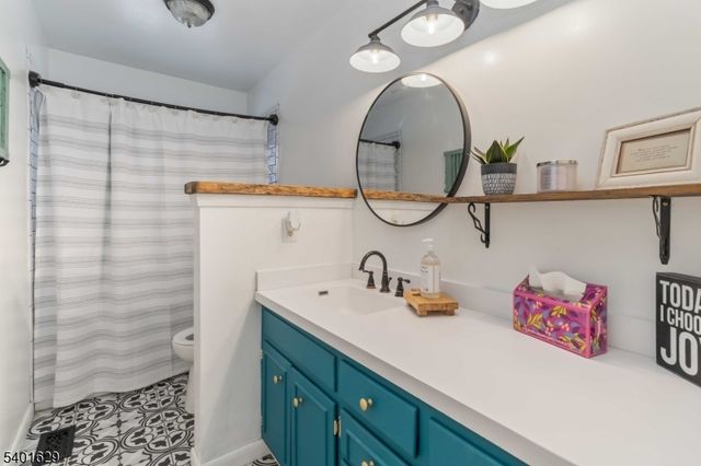 23 Hancock Dr, West Milford Twp., NJ 07480