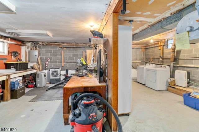 23 Hancock Dr, West Milford Twp., NJ 07480