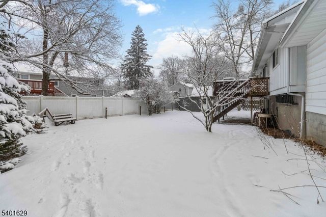 23 Hancock Dr, West Milford Twp., NJ 07480