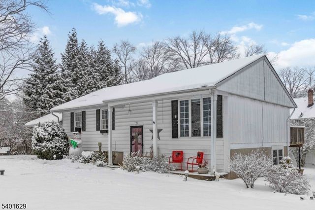 23 Hancock Dr, West Milford Twp., NJ 07480