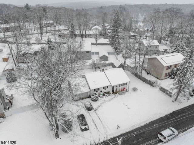 23 Hancock Dr, West Milford Twp., NJ 07480