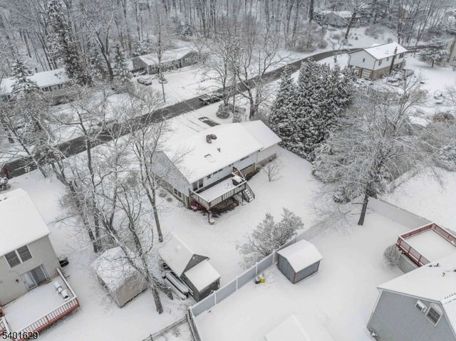 23 Hancock Dr, West Milford Twp., NJ 07480