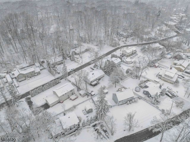 23 Hancock Dr, West Milford Twp., NJ 07480