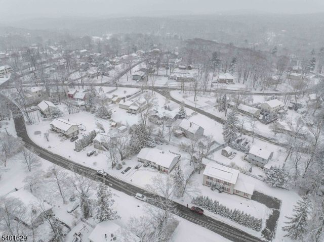 23 Hancock Dr, West Milford Twp., NJ 07480