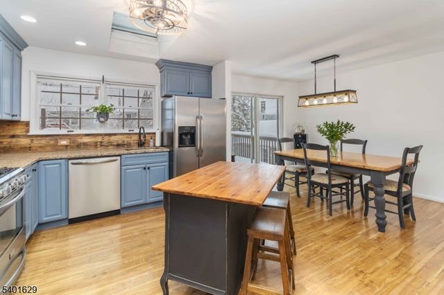 23 Hancock Dr, West Milford Twp., NJ 07480