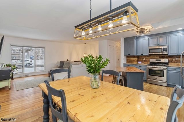 23 Hancock Dr, West Milford Twp., NJ 07480