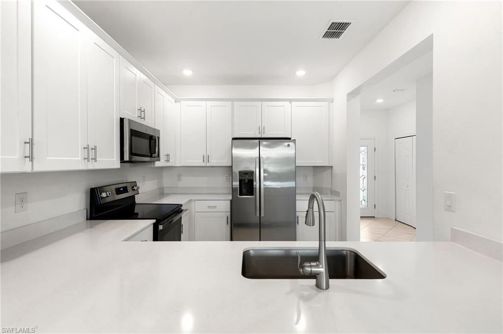 2878 Blossom WAY, NAPLES, FL 34120 — photo 3