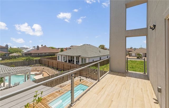 15130 Reales Dr, Corpus Christi, TX 78418