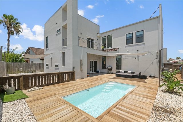 15130 Reales Dr, Corpus Christi, TX 78418
