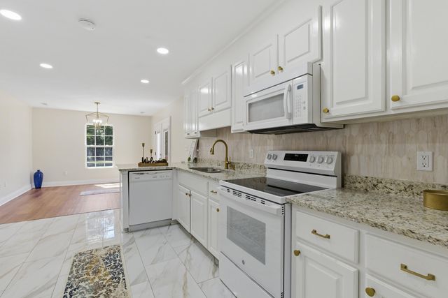 956 Saint Matthews Road, Saint Matthews, SC 29135