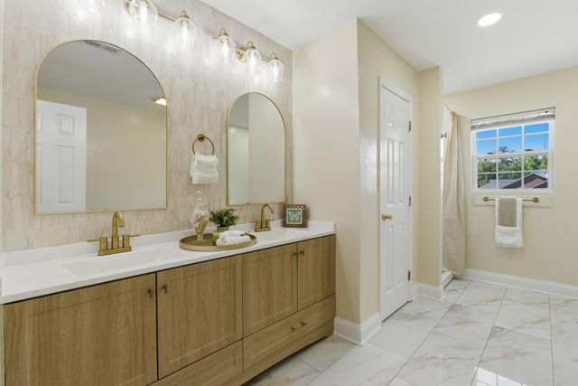 956 Saint Matthews Road, Saint Matthews, SC 29135