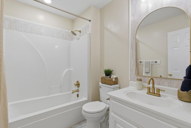 956 Saint Matthews Road, Saint Matthews, SC 29135