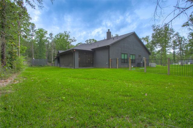 12915 Oak Barrel Road, Willis, TX 77378