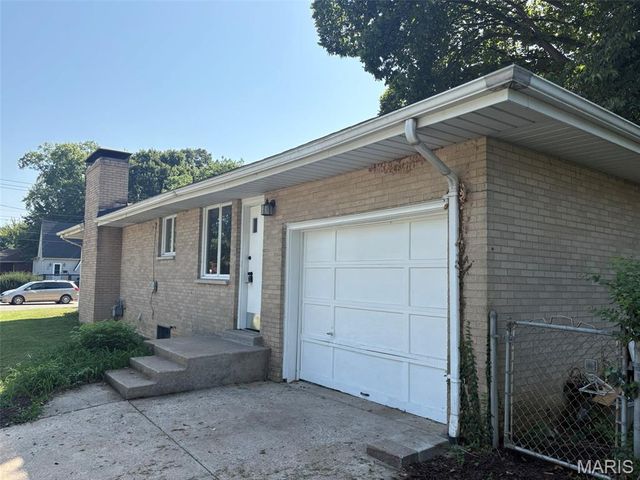 2120 Washington Avenue, Alton, IL 62002