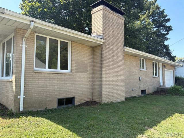 2120 Washington Avenue, Alton, IL 62002
