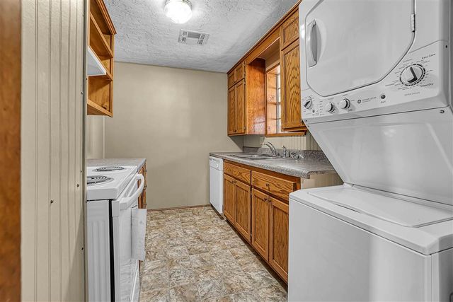 1814 NW Dearborn Ave, Lawton, OK 73507