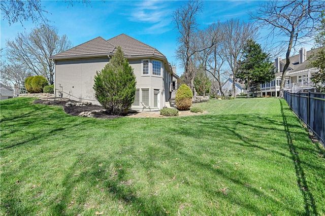 10853 S Cedar Niles Circle, Olathe, KS 66061