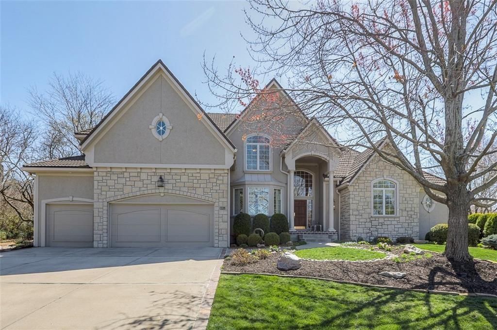 10853 S Cedar Niles Circle, Olathe, KS 66061