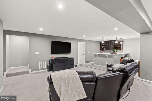 9305 SPRING HILL LN, Fredericksburg, VA 22408